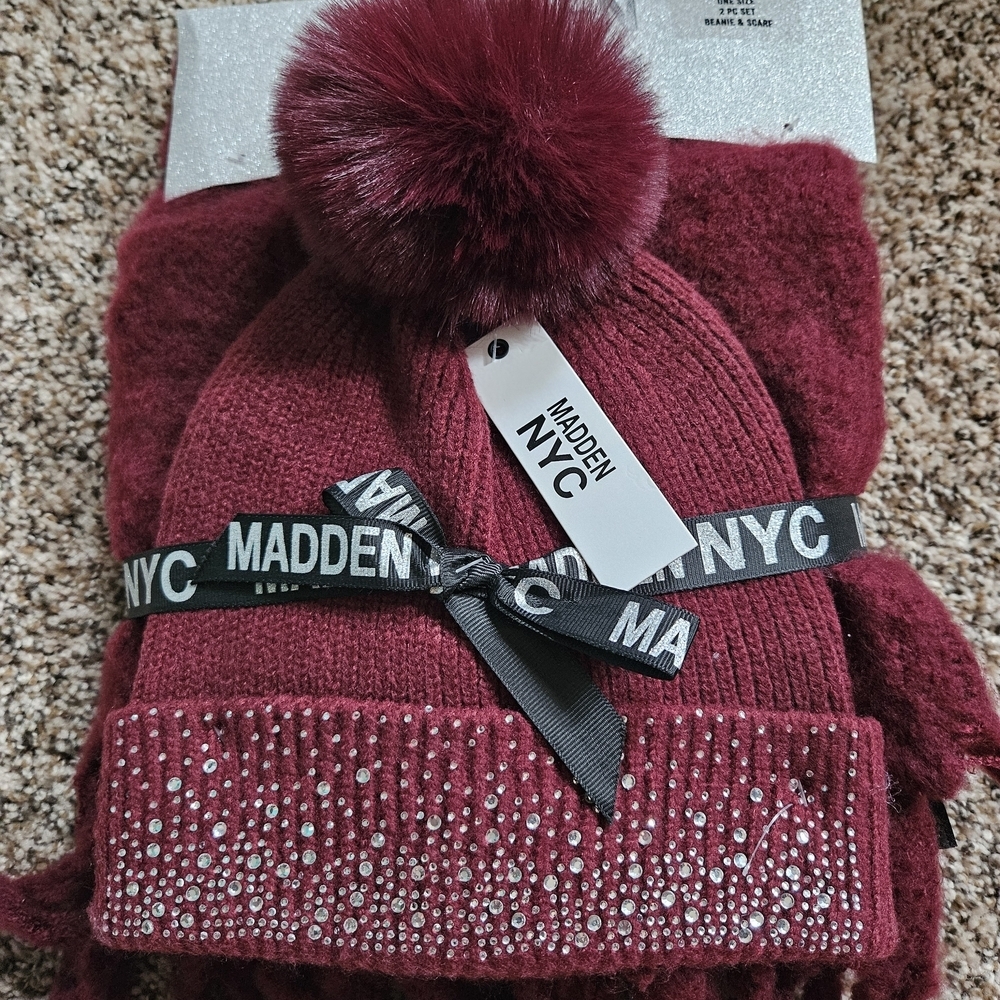 Madden NYC Burgundy Beanie and Scarf Set One Size - Picture 2 of 5